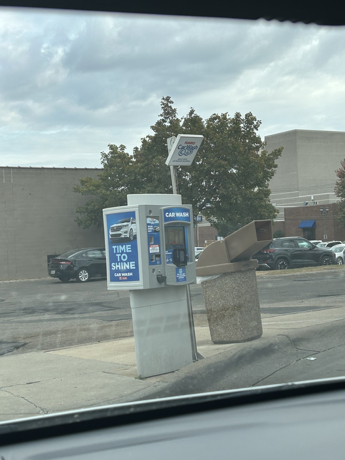 A picture of the Holiday car wash pass scanner.